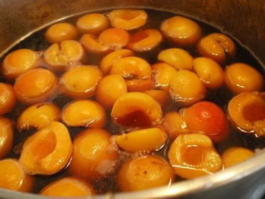 Taze Kayısı Hoşafı Nasıl Yapılır?